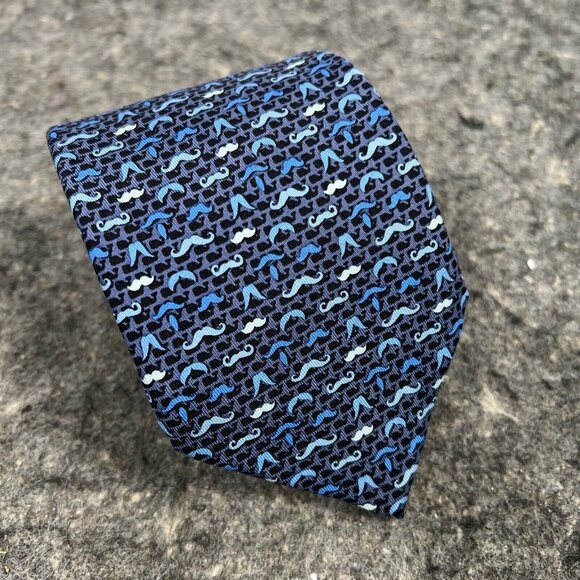 Vineyard Vines Mens Tie Blue Moustaches & Whales MOVEMBER ~61" x 3 1/2" - Picture 1 of 8